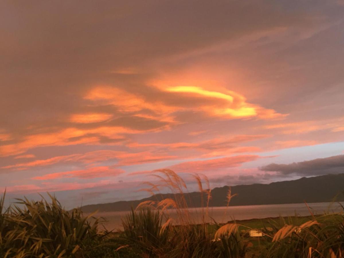 “The Cliffs” Humpridge View Motels Tuatapere Buitenkant foto