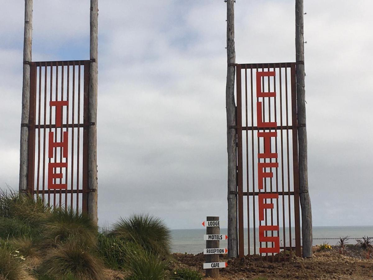 “The Cliffs” Humpridge View Motels Tuatapere Buitenkant foto