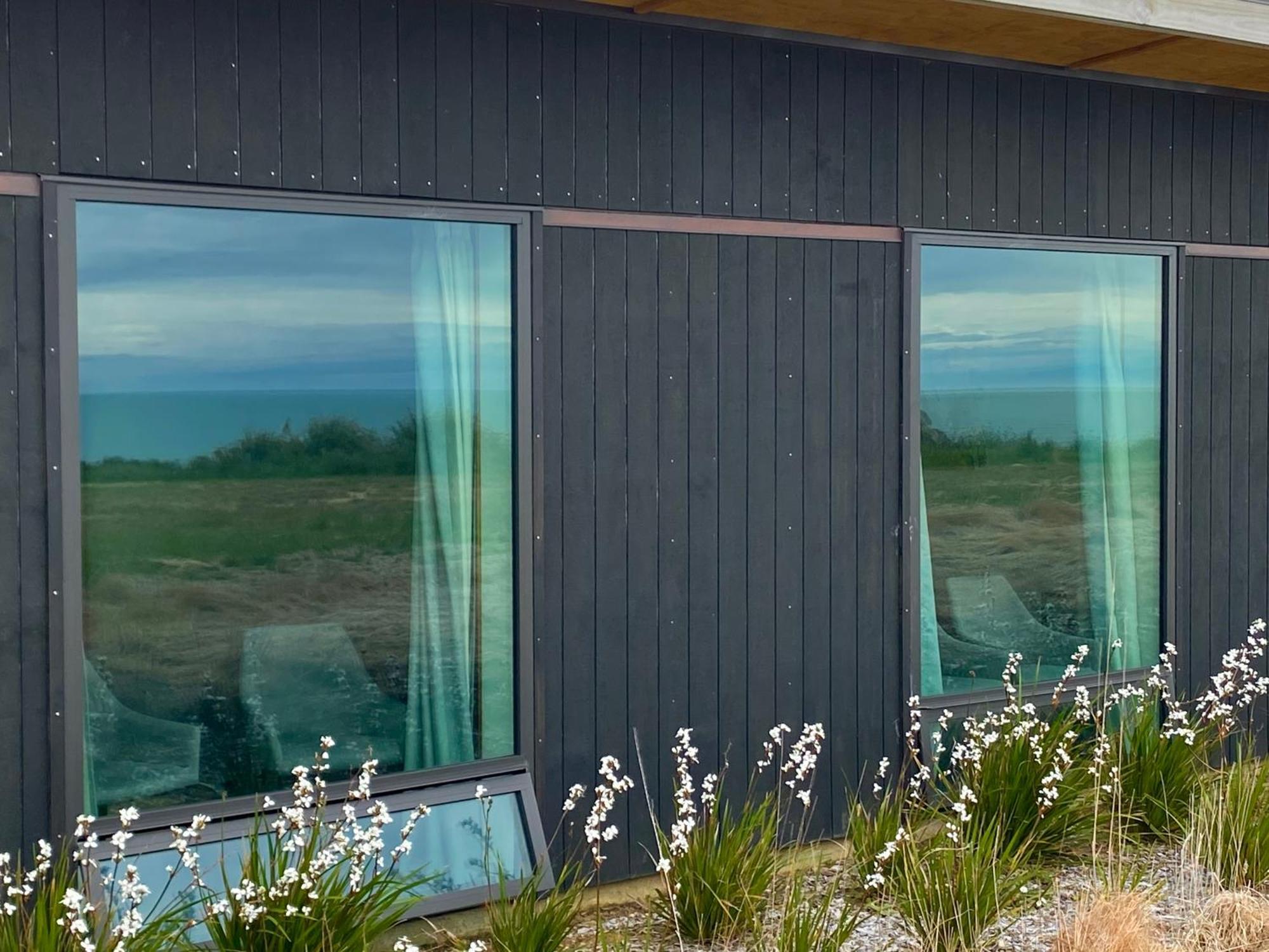 “The Cliffs” Humpridge View Motels Tuatapere Buitenkant foto