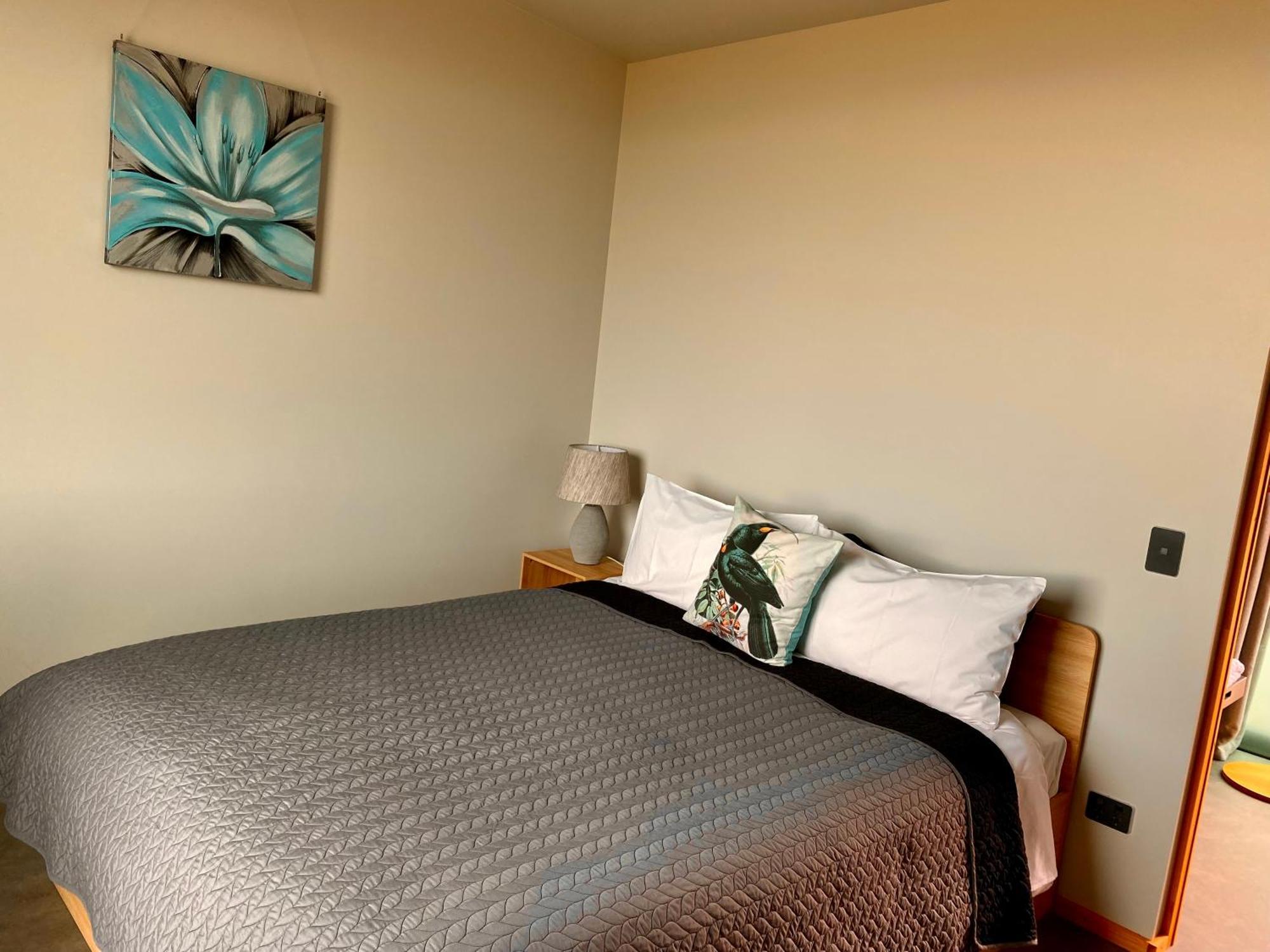 “The Cliffs” Humpridge View Motels Tuatapere Buitenkant foto
